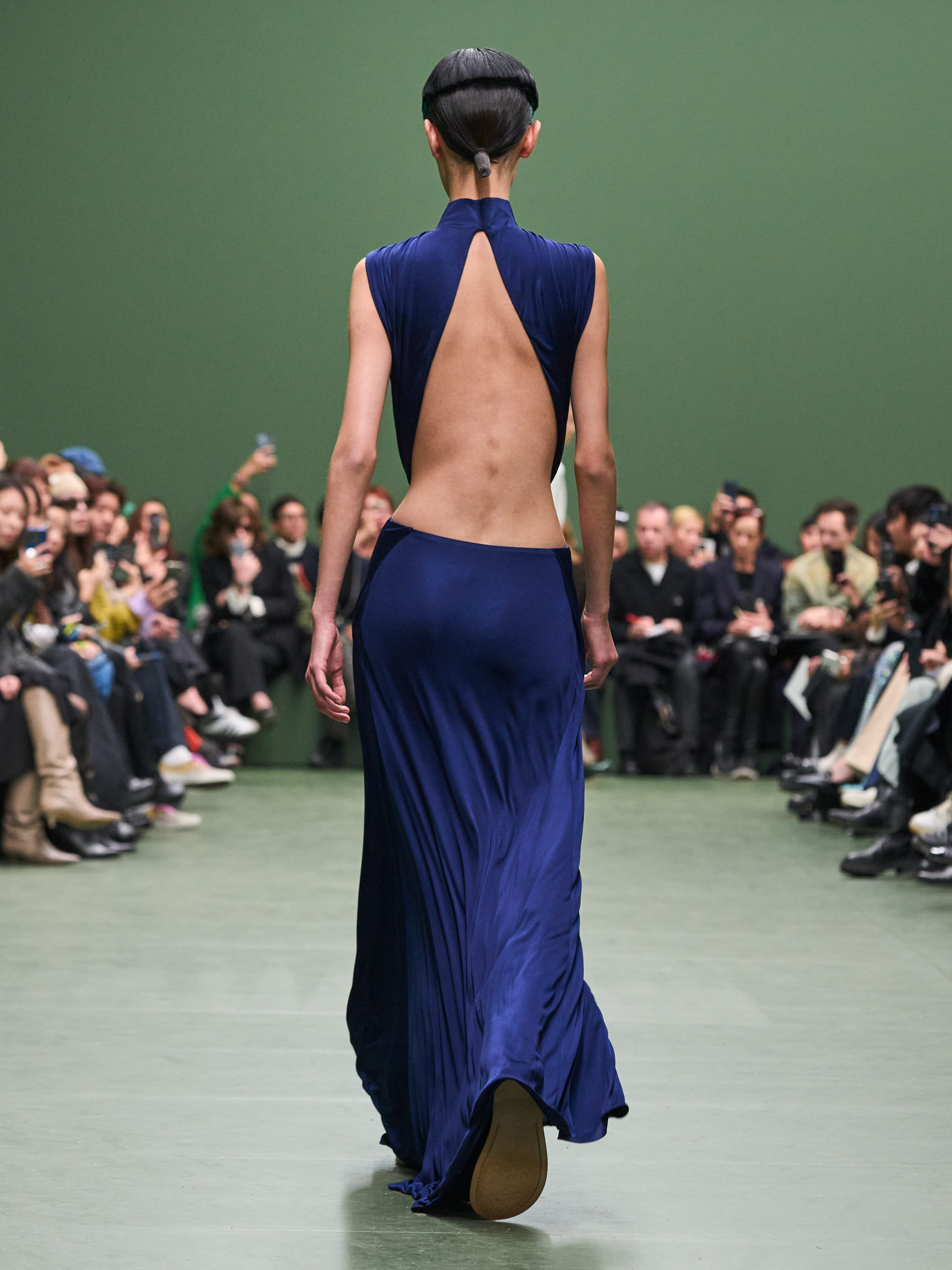 LOEWE Women's 2024 Fall / Winter Runway Collection LOEWE Women's 2024 Fall / Winter Runway Collection